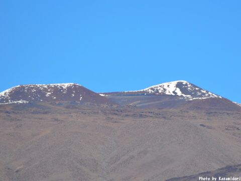 雪をかぶった山頂付近