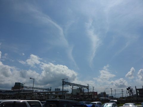 大曲駅裏の駐車場で