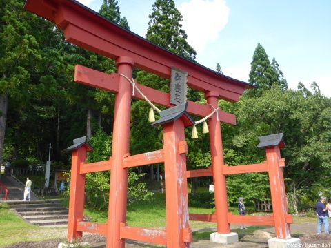 御座石神社