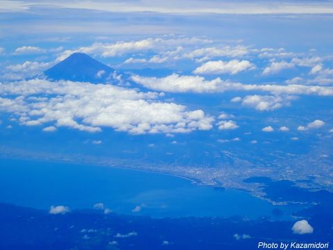伊豆方面からの沼津と富士山