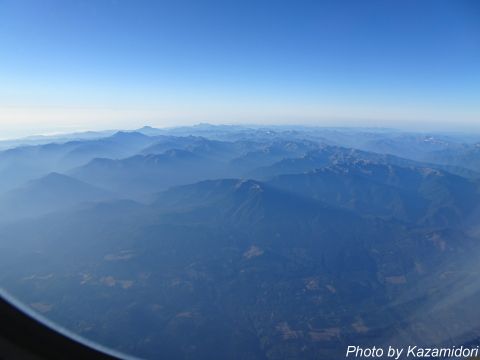機窓の山並み